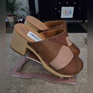 Kork-Ease Tay Women's Leather Clog.   (Size 10 women's)